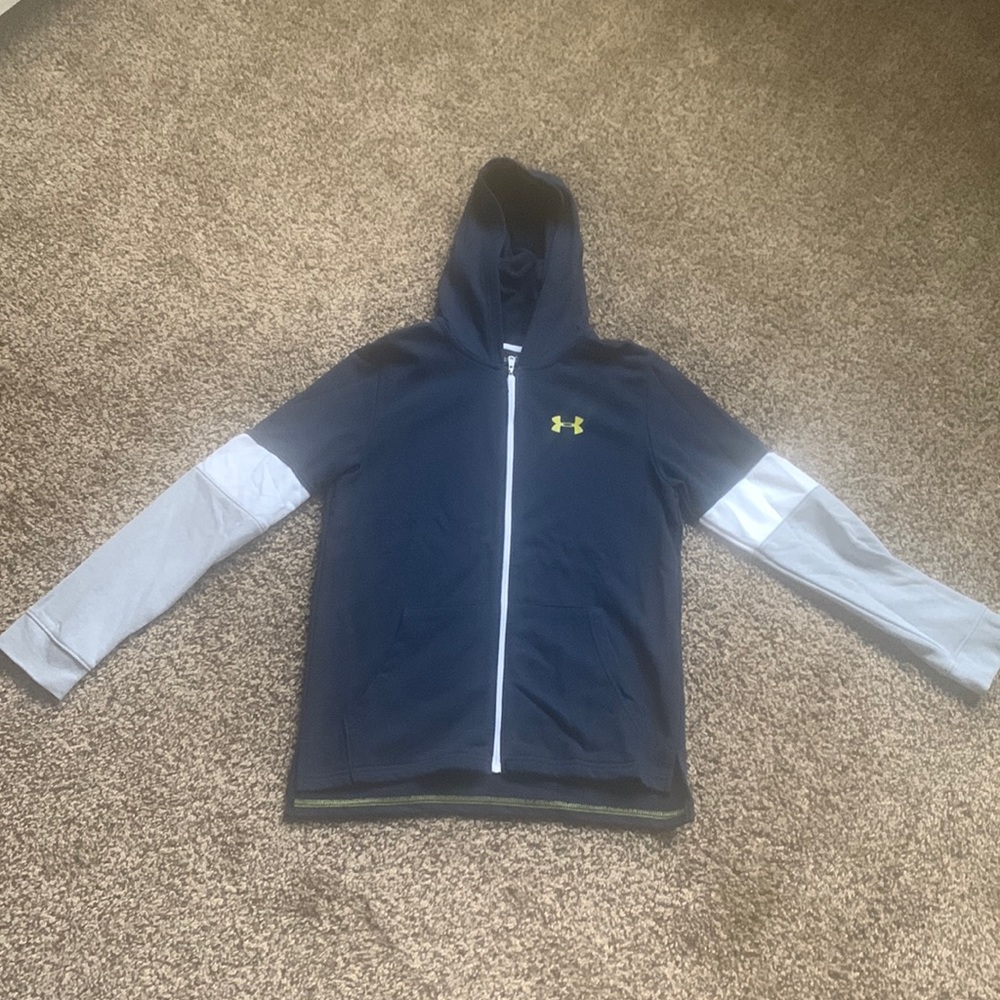 Under Armour youth size Large, hooded sweatshirt. Worn once.